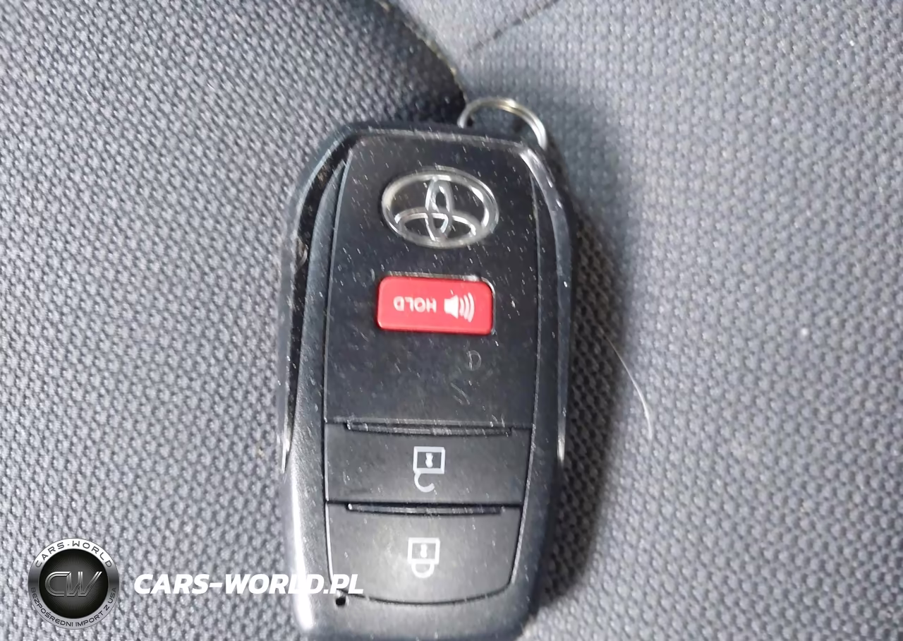 2024 Toyota Corolla Cross Le VIN:7MUCAAAG2RV095365 - 11