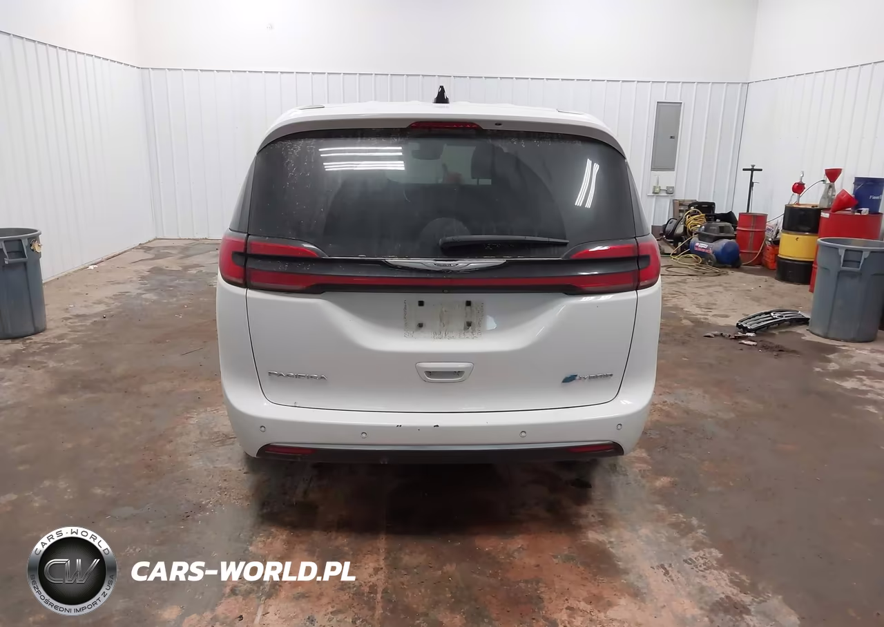 2023 Chrysler Pacifica Hybrid Touring L VIN:2C4RC1L77PR558876 - 19