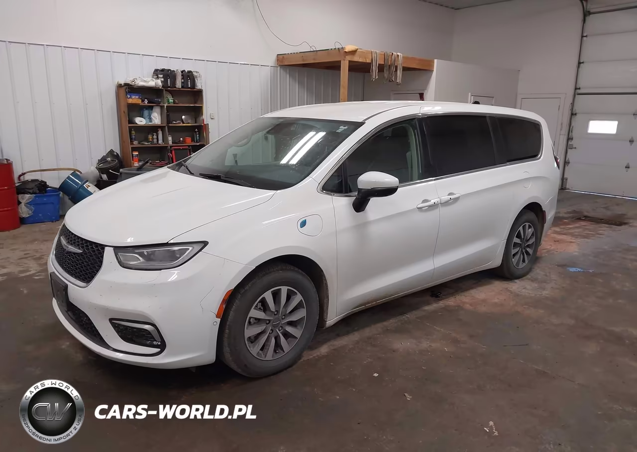 2023 Chrysler Pacifica Hybrid Touring L VIN:2C4RC1L77PR558876 - 2