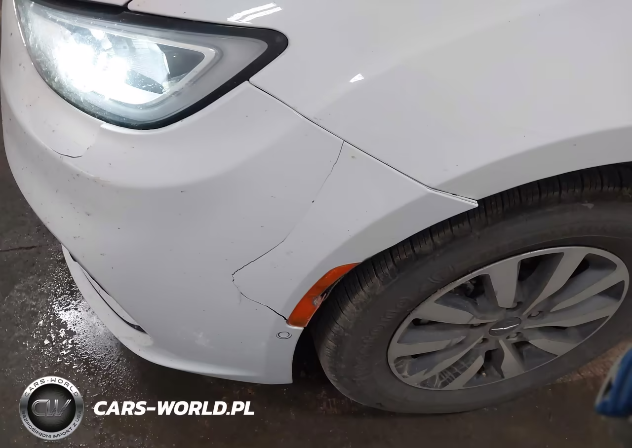 2023 Chrysler Pacifica Hybrid Touring L VIN:2C4RC1L77PR558876 - 6