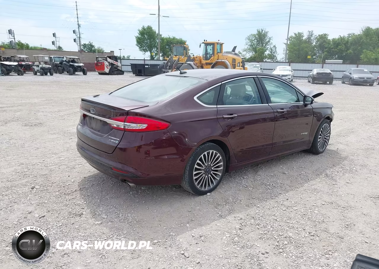 2018 Ford Fusion Hybrid Titanium VIN:3FA6P0RU9JR120365 - 4