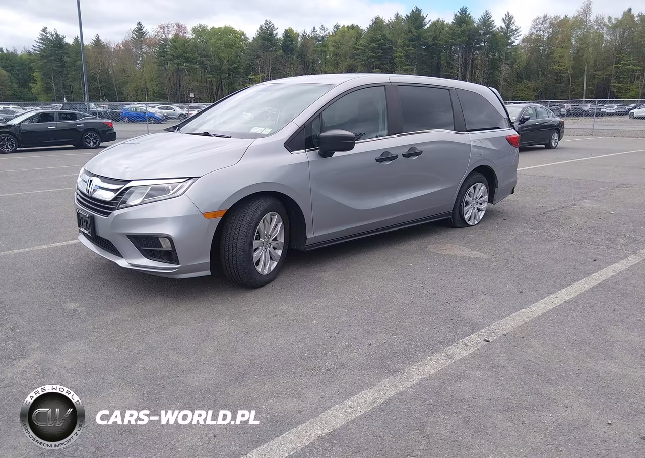 2018 Honda Odyssey Lx VIN:5FNRL6H2XJB045165 - 2