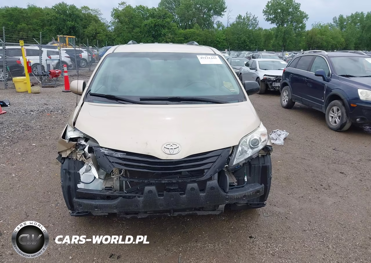 2013 Toyota Sienna Le V6 8 Passenger VIN:5TDKK3DC2DS400542 - 13
