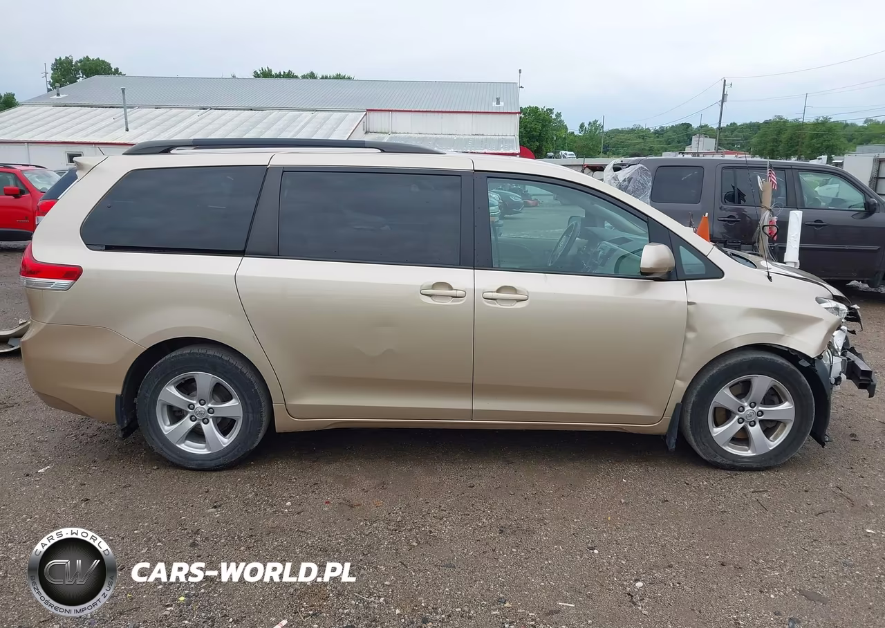 2013 Toyota Sienna Le V6 8 Passenger VIN:5TDKK3DC2DS400542 - 14