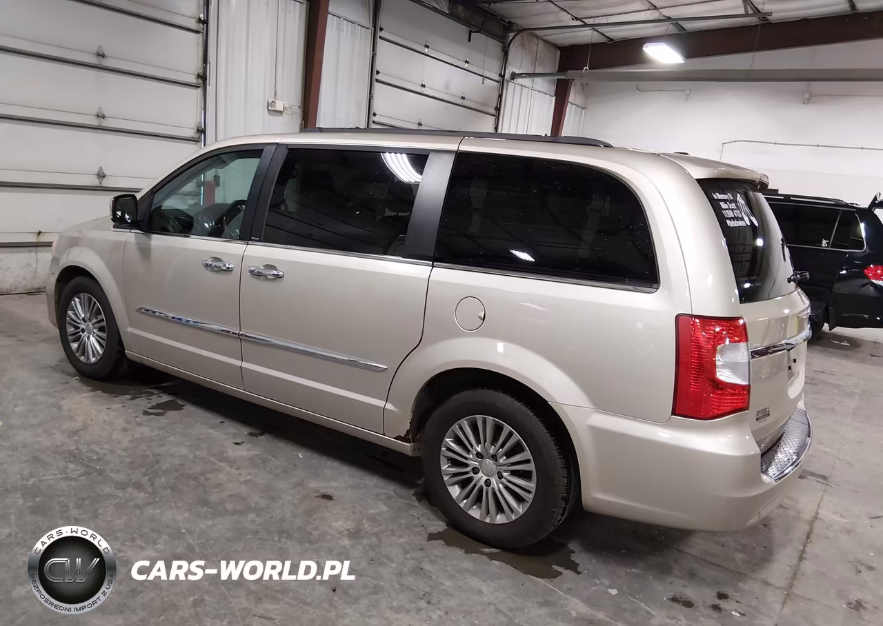 2013 Chrysler Town & Country Touring-L VIN:2C4RC1CG6DR532149 - 3