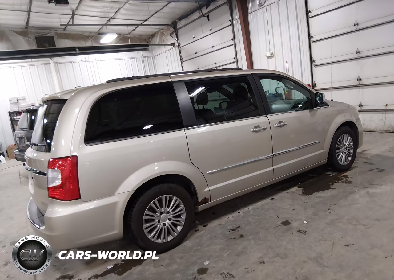 2013 Chrysler Town & Country Touring-L VIN:2C4RC1CG6DR532149 - 4