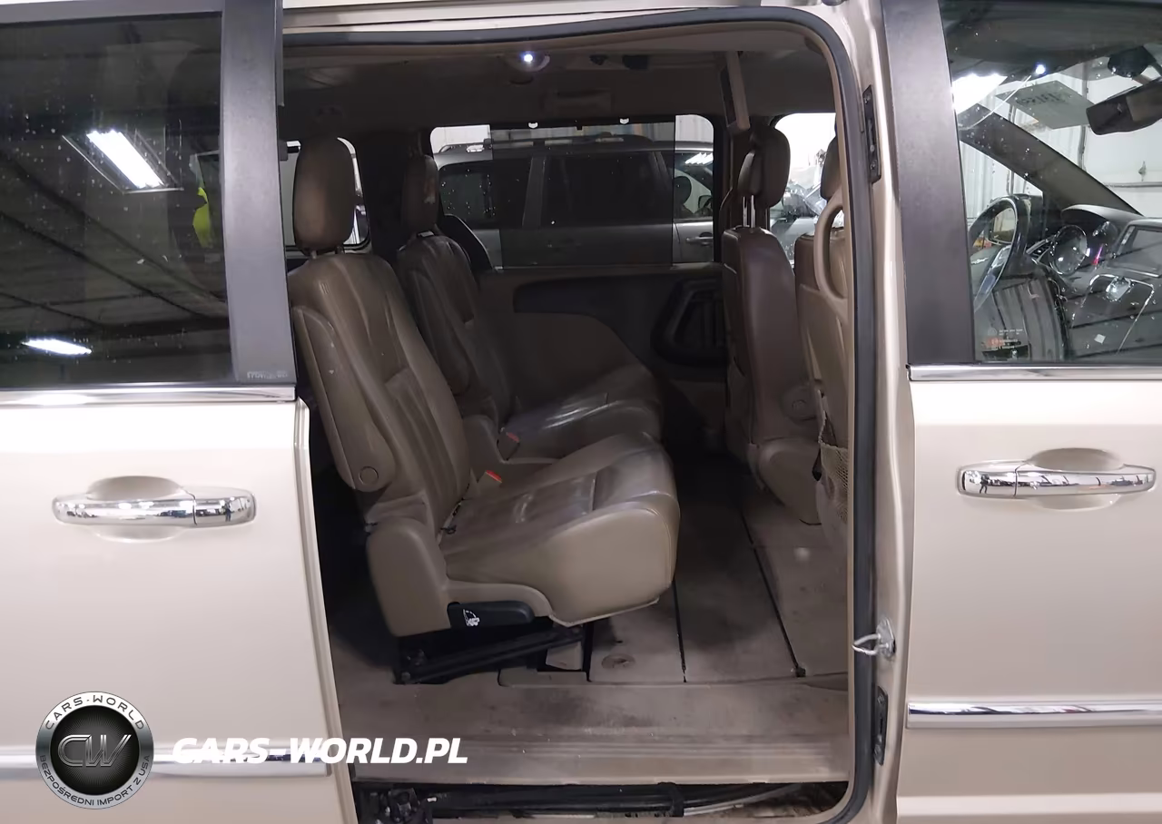 2013 Chrysler Town & Country Touring-L VIN:2C4RC1CG6DR532149 - 8