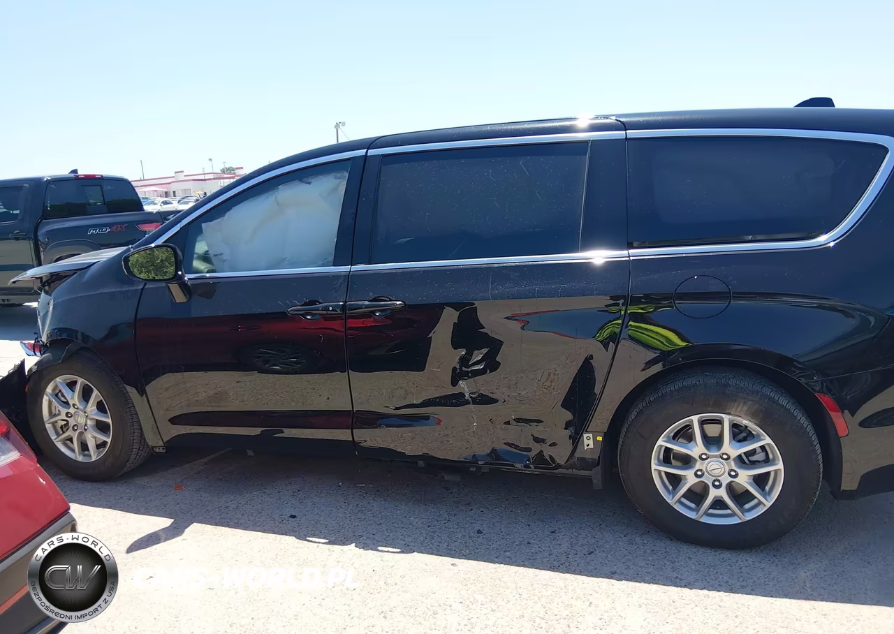 2026 Chrysler Pacifica Select VIN:2C4RC1BG6TR213320 - 12