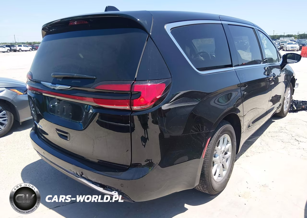 2026 Chrysler Pacifica Select VIN:2C4RC1BG6TR213320 - 4