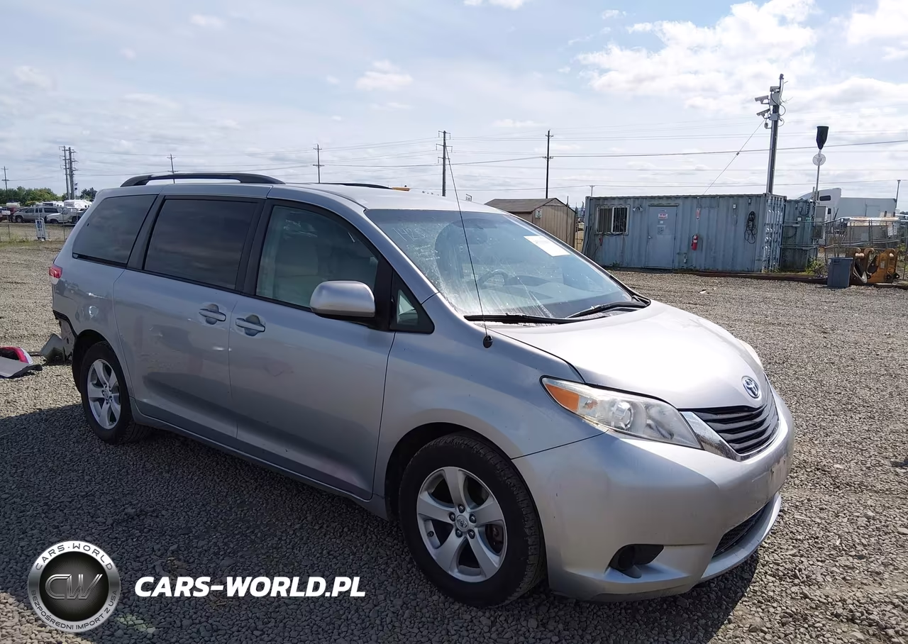 2011 Toyota Sienna Le V6 – zdjęcie 1 z 19