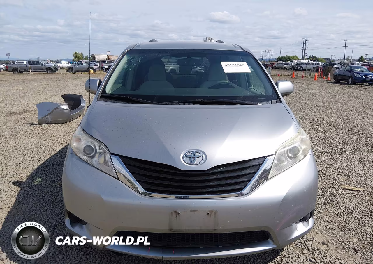 2011 Toyota Sienna Le V6 VIN:5TDKK3DC2BS029606 - 13