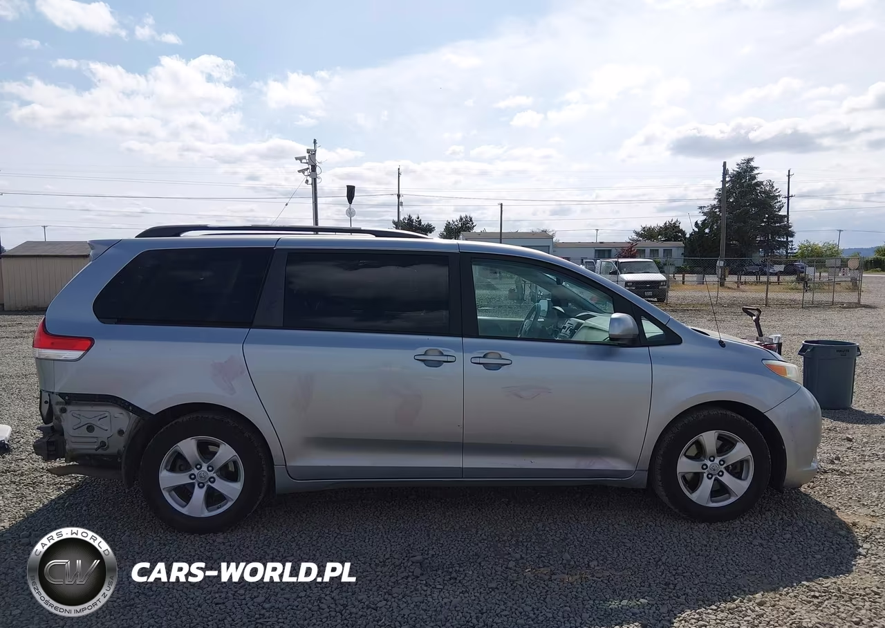 2011 Toyota Sienna Le V6 VIN:5TDKK3DC2BS029606 - 14