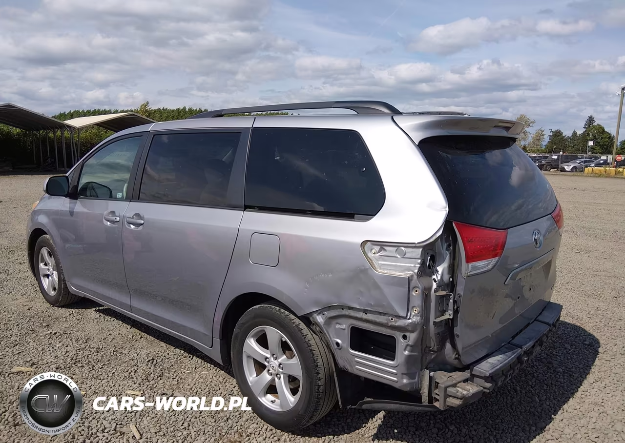 2011 Toyota Sienna Le V6 VIN:5TDKK3DC2BS029606 - 3