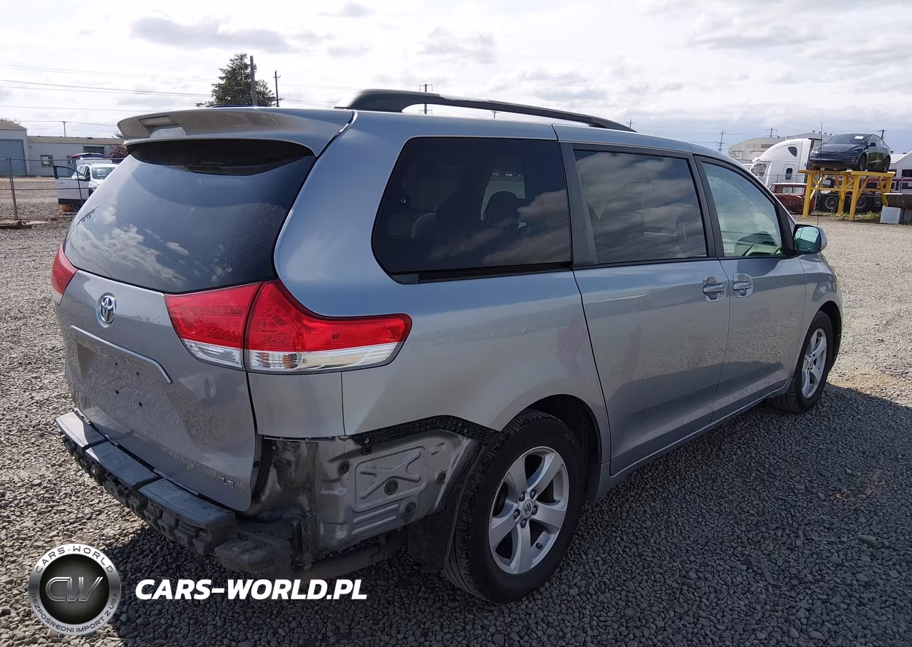 2011 Toyota Sienna Le V6 VIN:5TDKK3DC2BS029606 - 4
