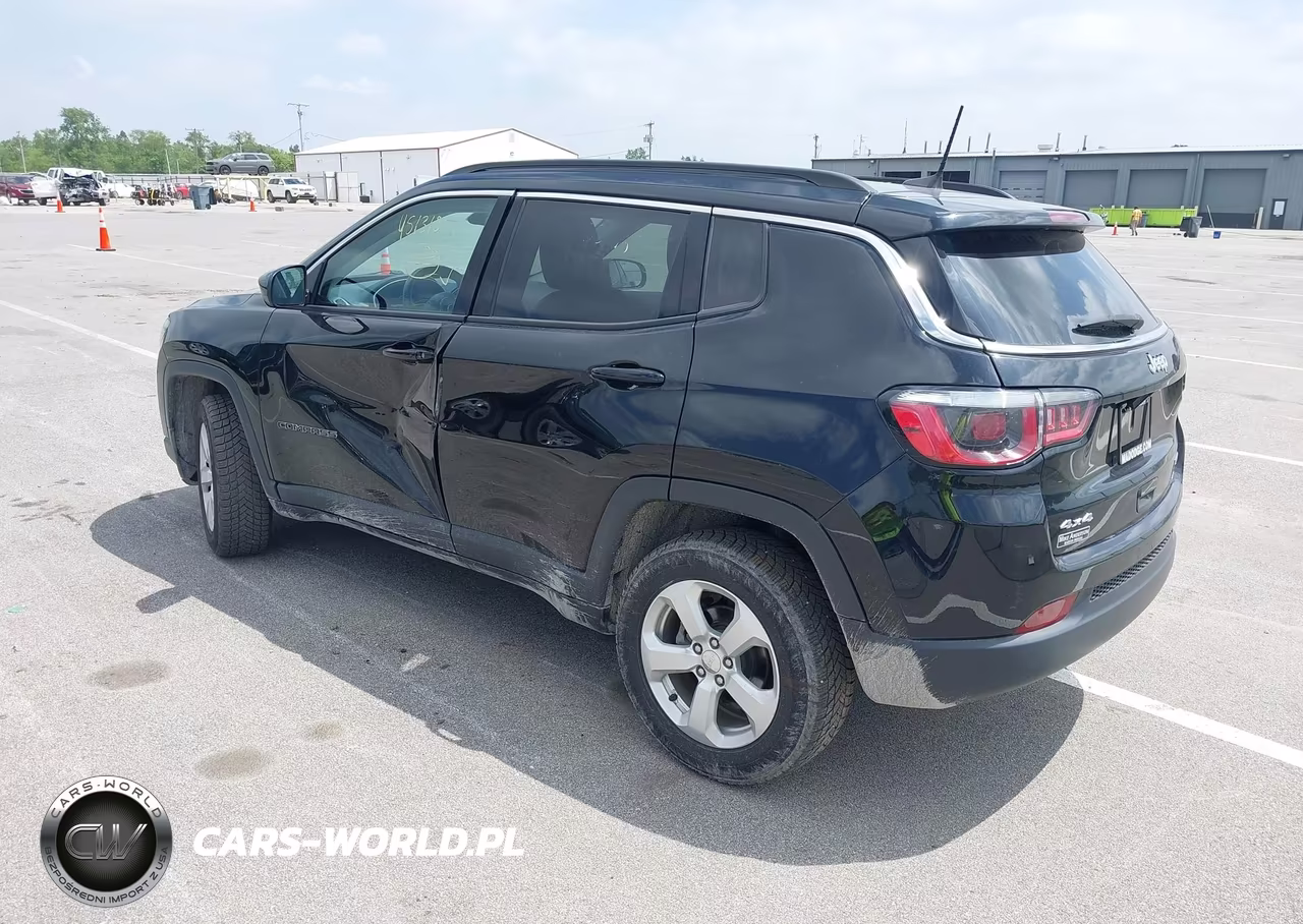 2017 Jeep New Compass Latitude 4X4 VIN:3C4NJDBB4HT628361 - 3