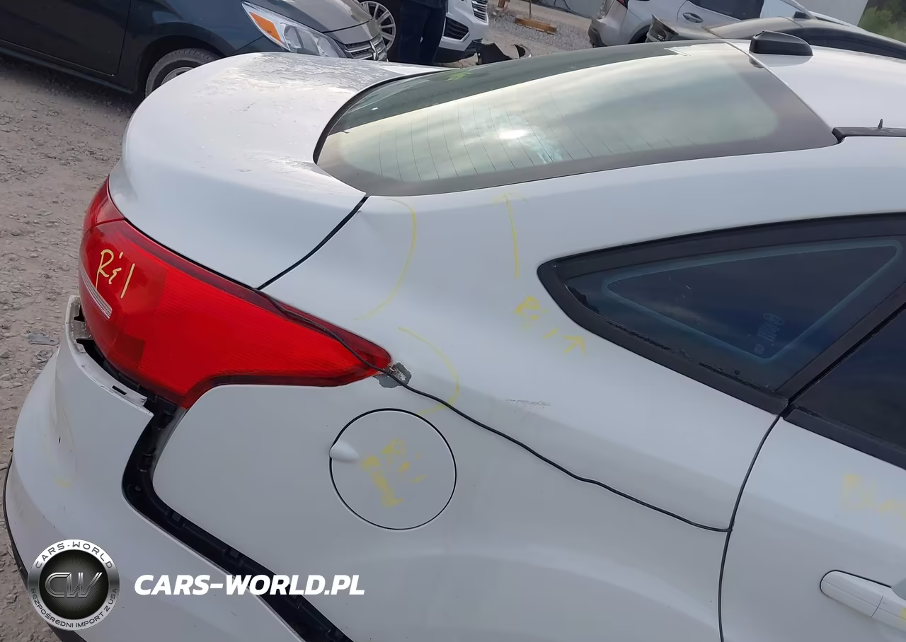 2015 Ford Focus Se VIN:1FADP3F22FL373836 - 12