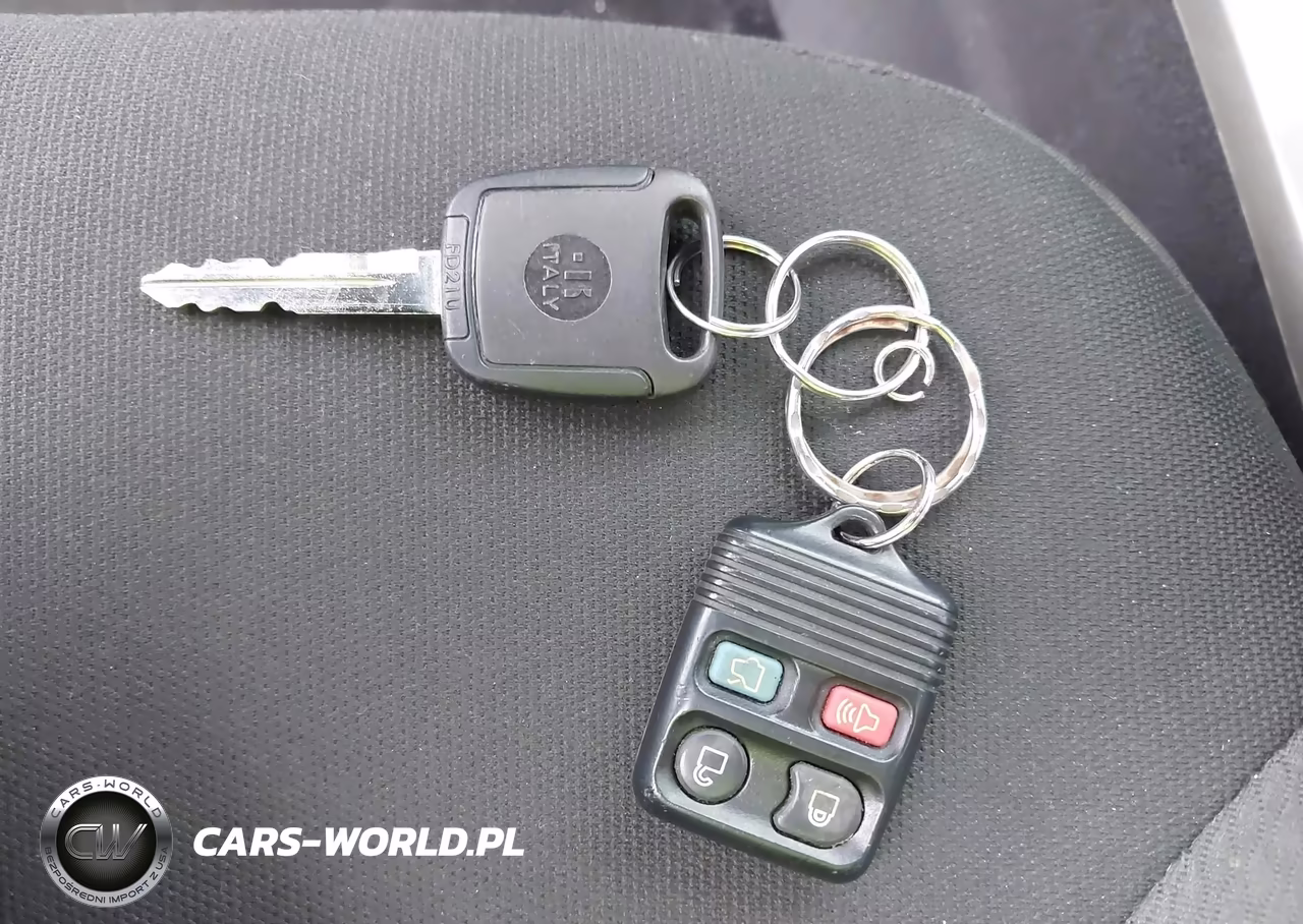 2009 Ford Focus Ses VIN:1FAHP36NX9W132038 - 11