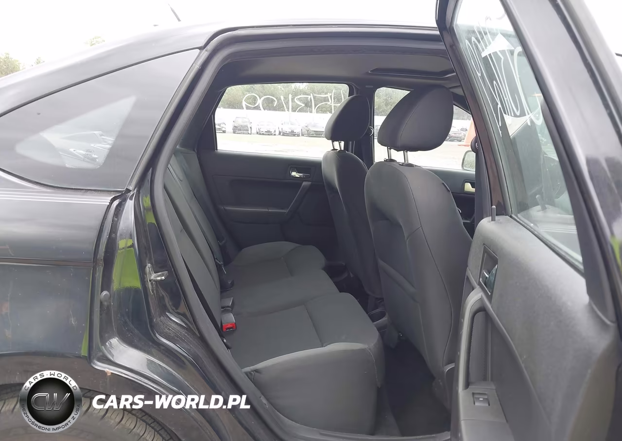 2009 Ford Focus Ses VIN:1FAHP36NX9W132038 - 8