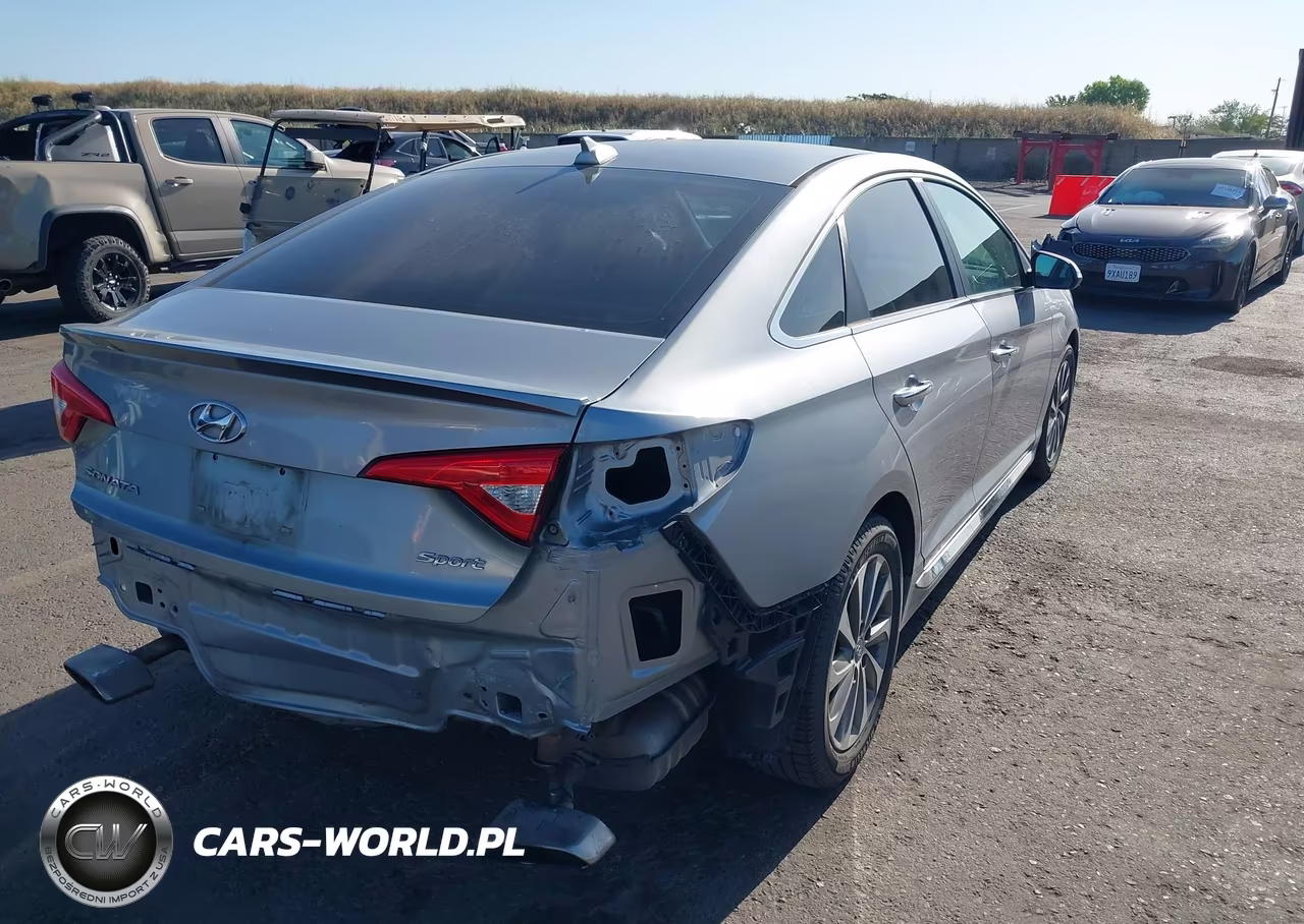 2015 Hyundai Sonata Sport VIN:5NPE34AF3FH231753 - 4