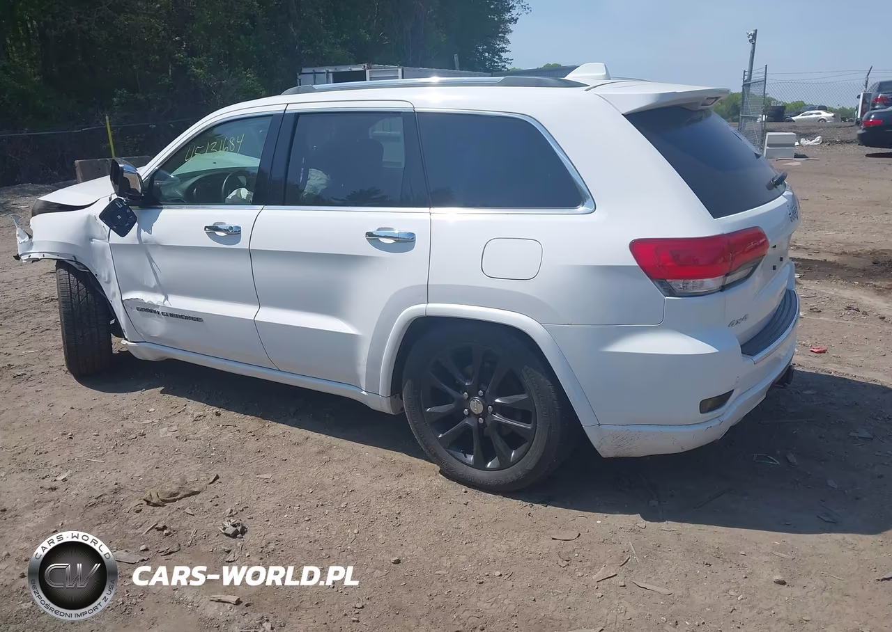 2018 Jeep Grand Cherokee Overland 4X4 VIN:1C4RJFCG4JC185038 - 3