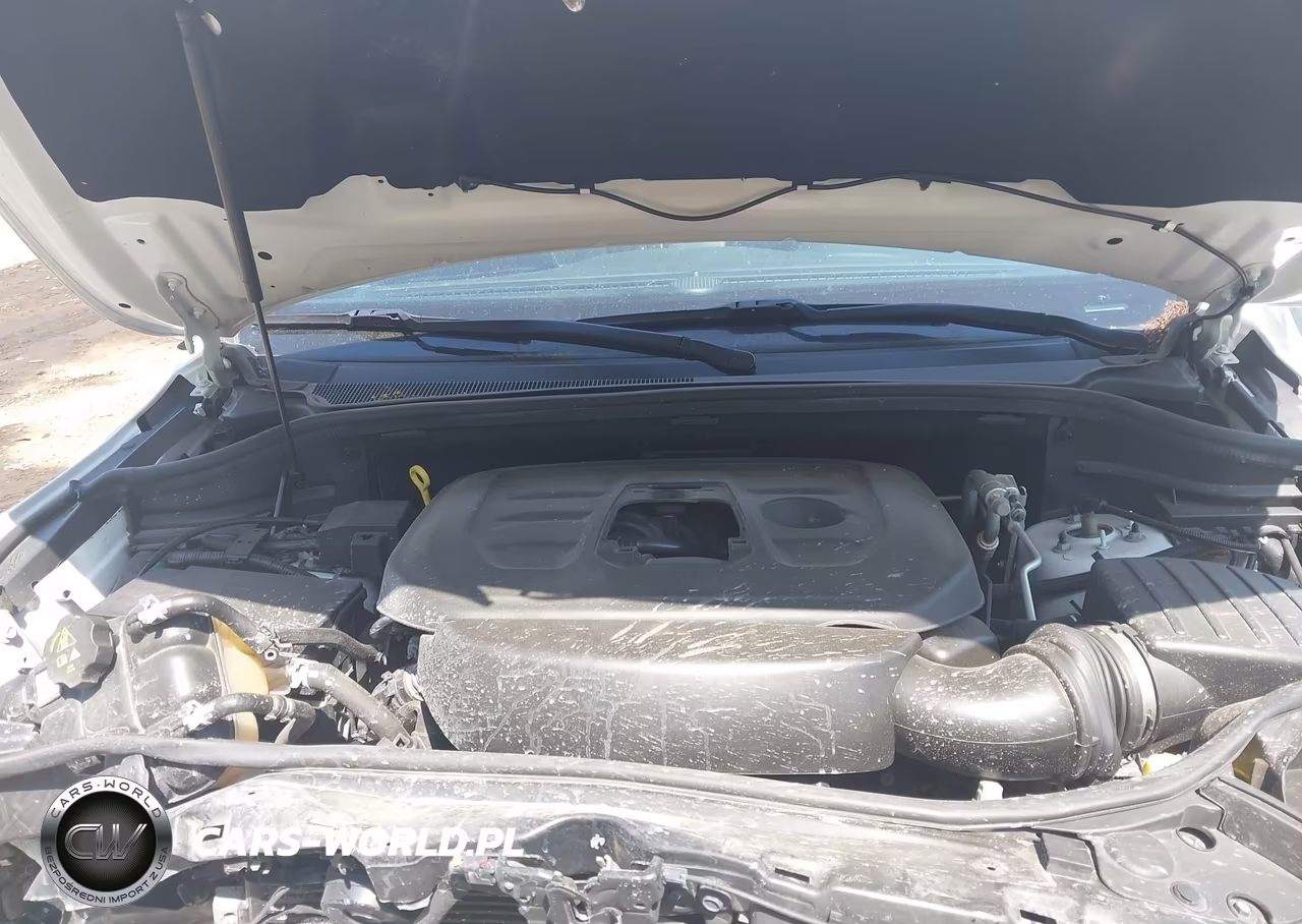 2018 Jeep Grand Cherokee Overland 4X4 VIN:1C4RJFCG4JC185038 - 9