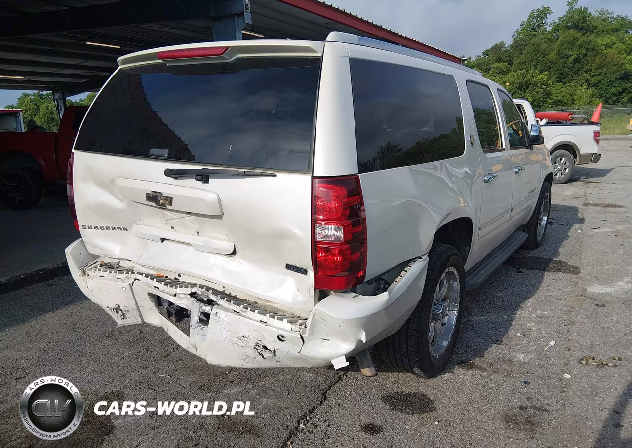 2010 Chevrolet Suburban 1500 Ltz VIN:1GNUCKE08AR286651 - 4