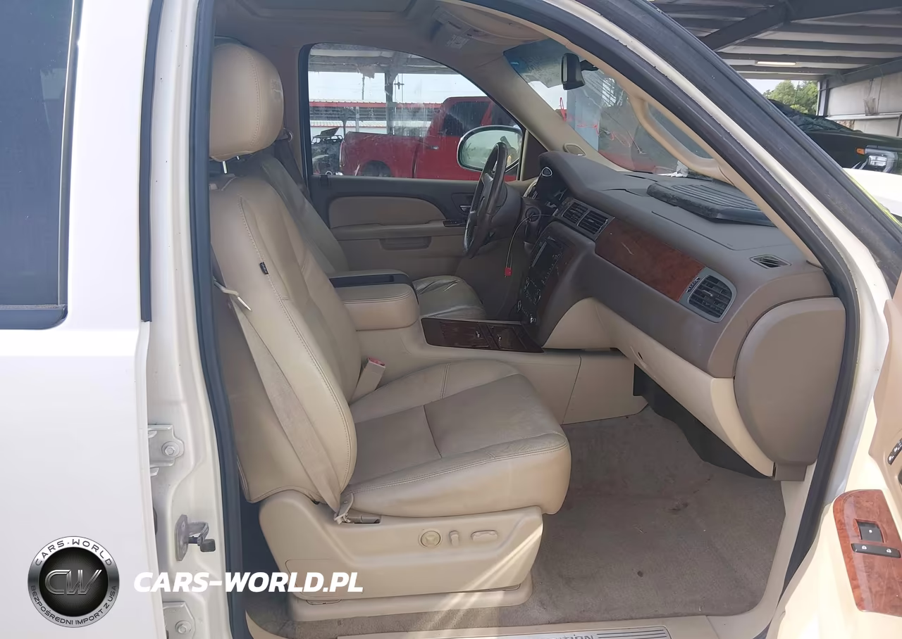 2010 Chevrolet Suburban 1500 Ltz VIN:1GNUCKE08AR286651 - 5