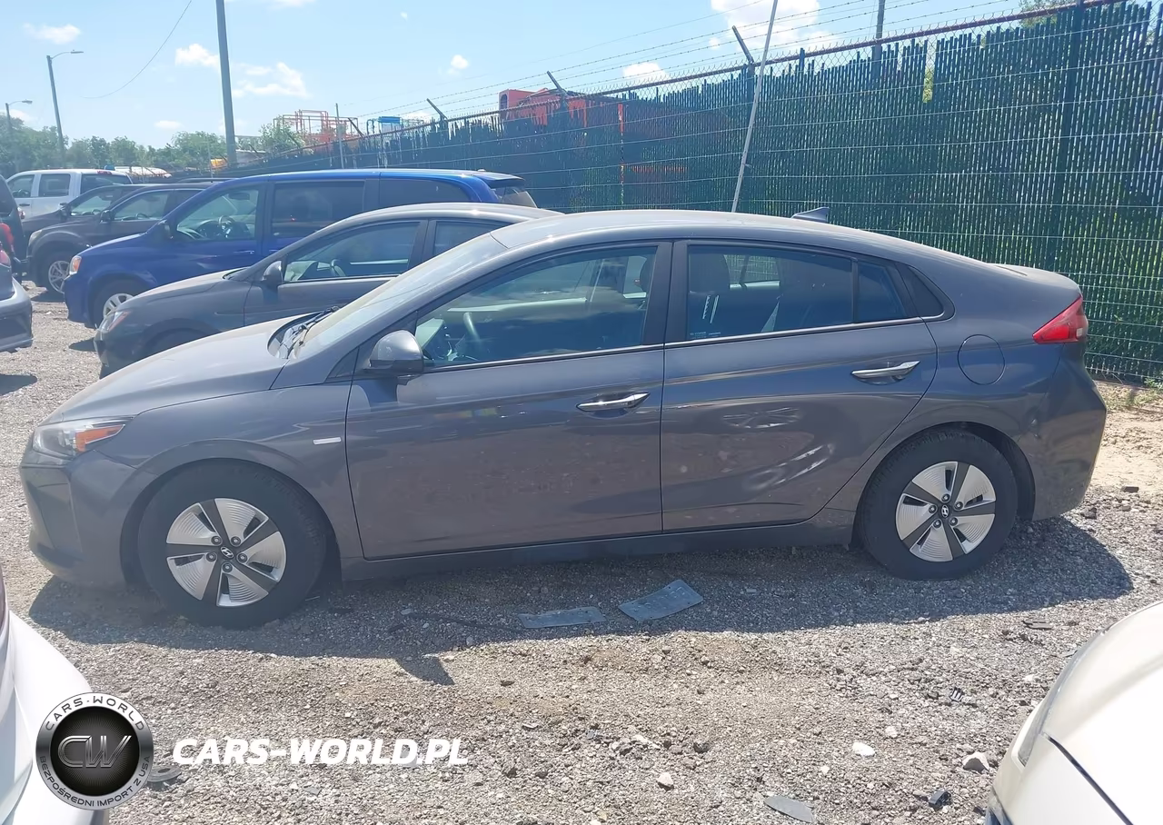 2018 Hyundai Ioniq Hybrid Blue VIN:KMHC65LCXJU076023 - 14