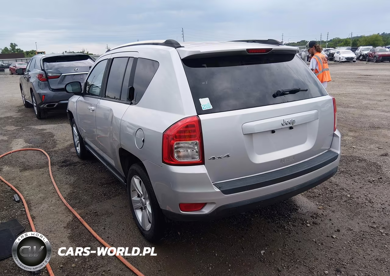 2012 Jeep Compass Sport VIN:1C4NJDBB5CD583123 - 3