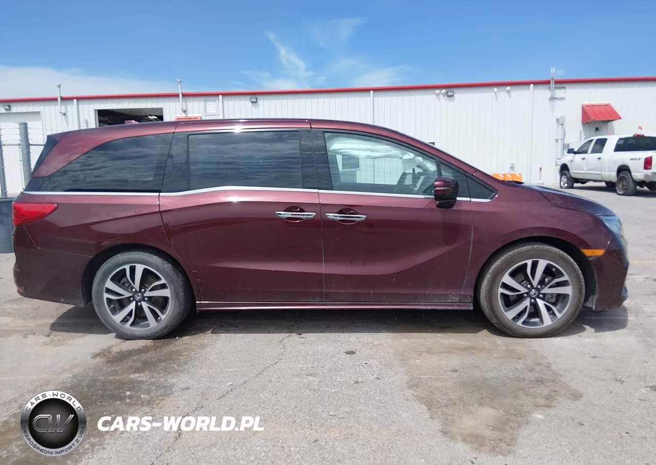 2018 Honda Odyssey Elite VIN:5FNRL6H96JB038579 - 13
