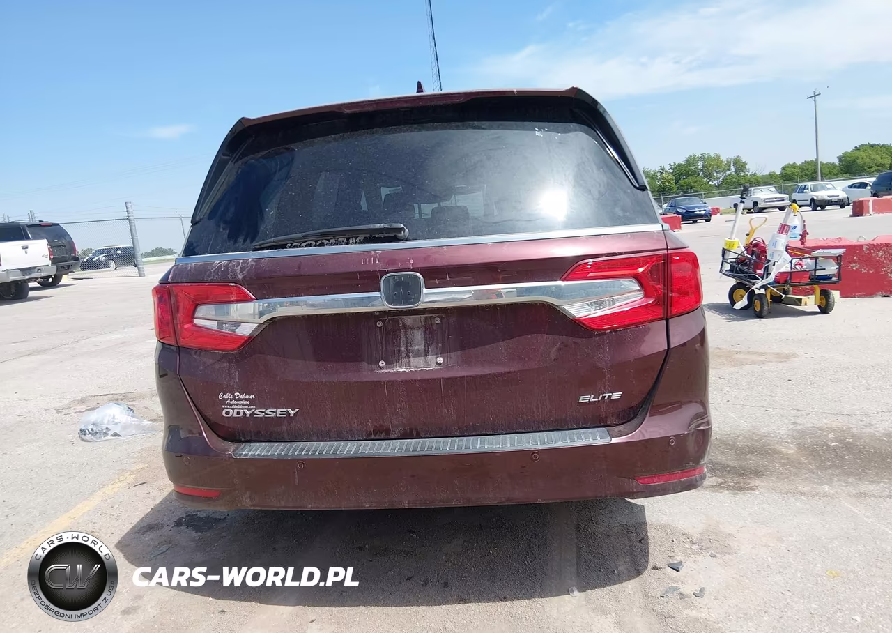 2018 Honda Odyssey Elite VIN:5FNRL6H96JB038579 - 16