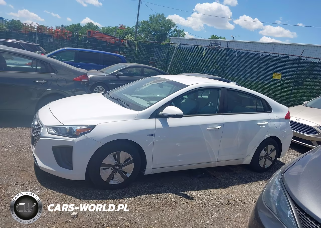 2020 Hyundai Ioniq Hybrid Blue VIN:KMHC65LC3LU219980 - 14
