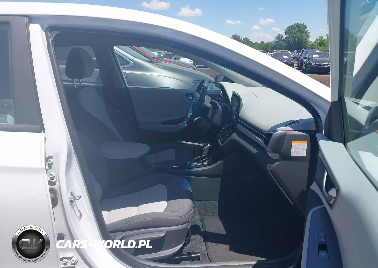2020 Hyundai Ioniq Hybrid Blue VIN:KMHC65LC3LU219980 - 5