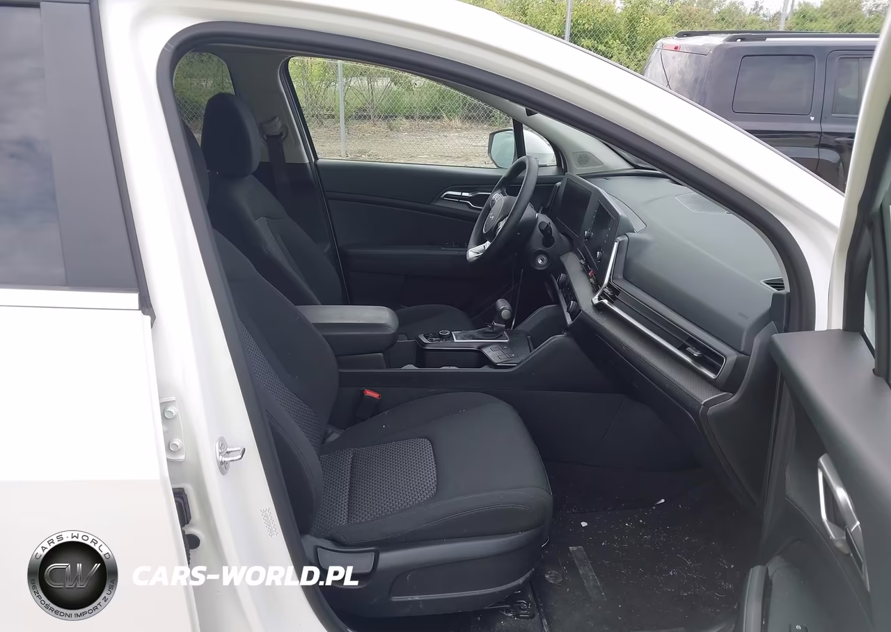 2025 Kia Sportage Lx VIN:KNDPUCDF8S7368035 - 5