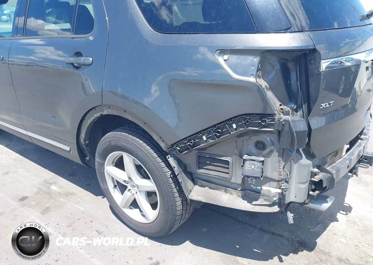 2018 Ford Explorer Xlt VIN:1FM5K7D89JGA34175 - 19