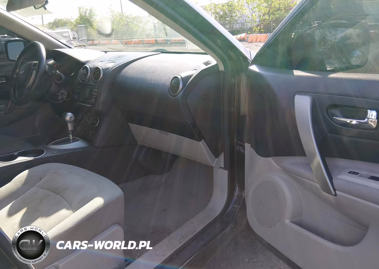 2013 Nissan Rogue S VIN:JN8AS5MV8DW611841 - 5