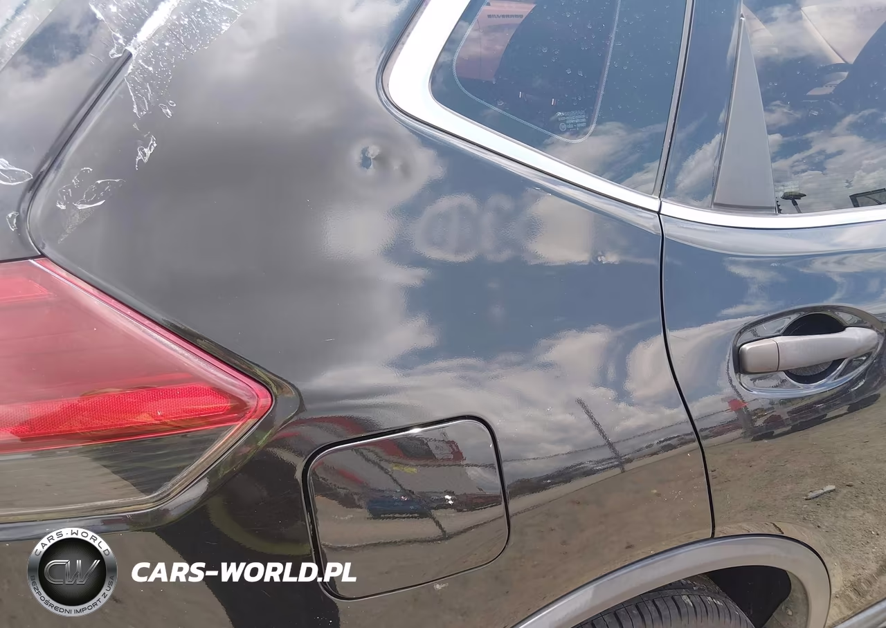 2018 Nissan Rogue S VIN:KNMAT2MT8JP601421 - 21