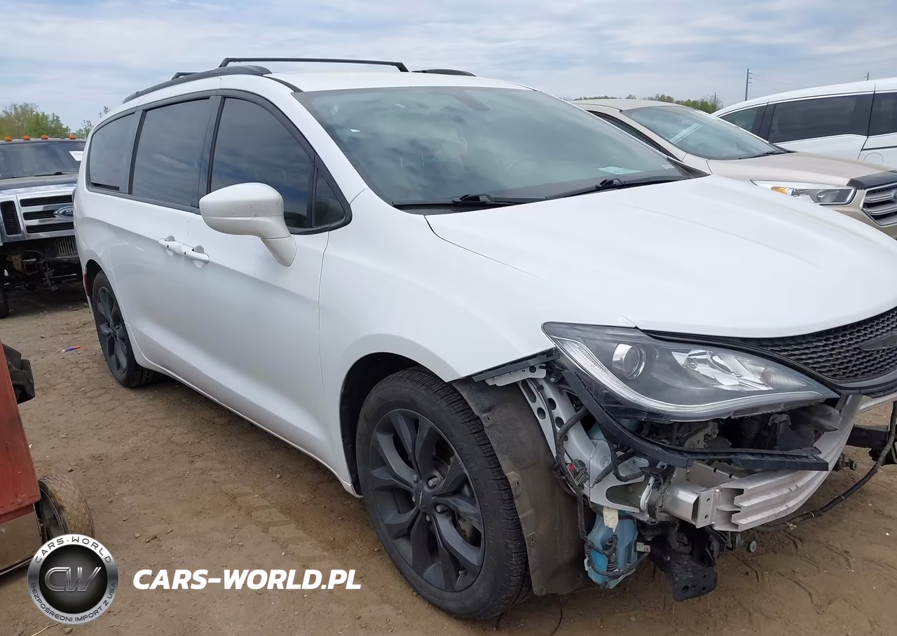 2019 Chrysler Pacifica Touring L – zdjęcie 1 z 16