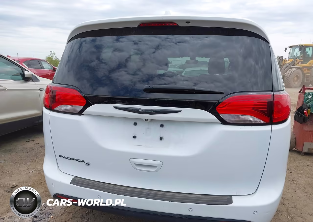 2019 Chrysler Pacifica Touring L VIN:2C4RC1BG5KR668240 - 16