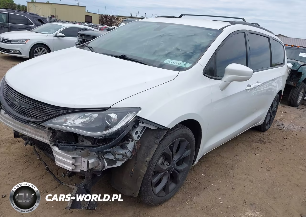 2019 Chrysler Pacifica Touring L VIN:2C4RC1BG5KR668240 - 2
