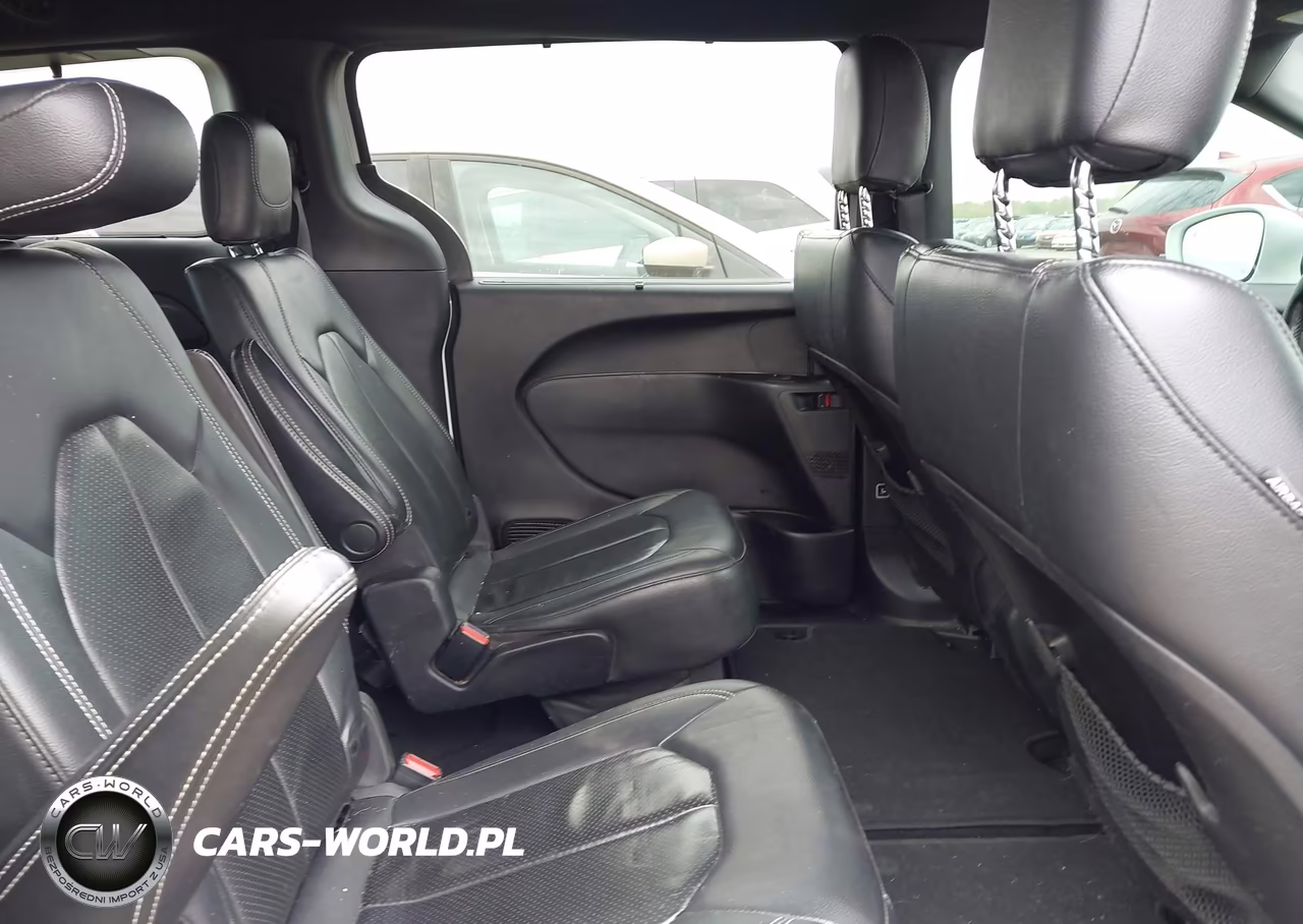 2019 Chrysler Pacifica Touring L VIN:2C4RC1BG5KR668240 - 8