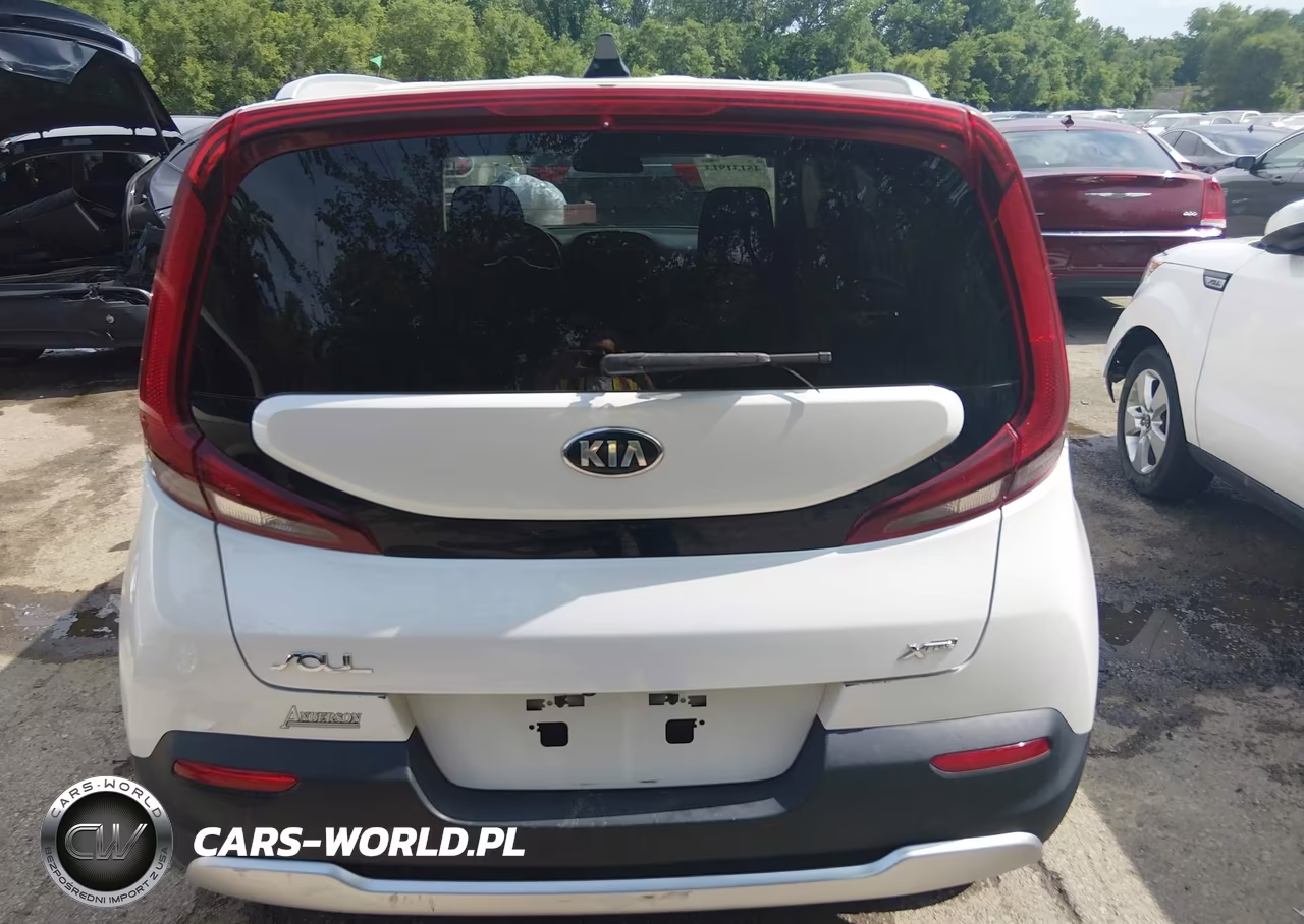 2020 Kia Soul X-Line VIN:KNDJ23AU8L7064140 - 17