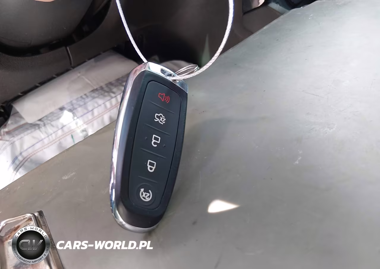 2017 Ford Escape Titanium VIN:1FMCU9J94HUC13455 - 11
