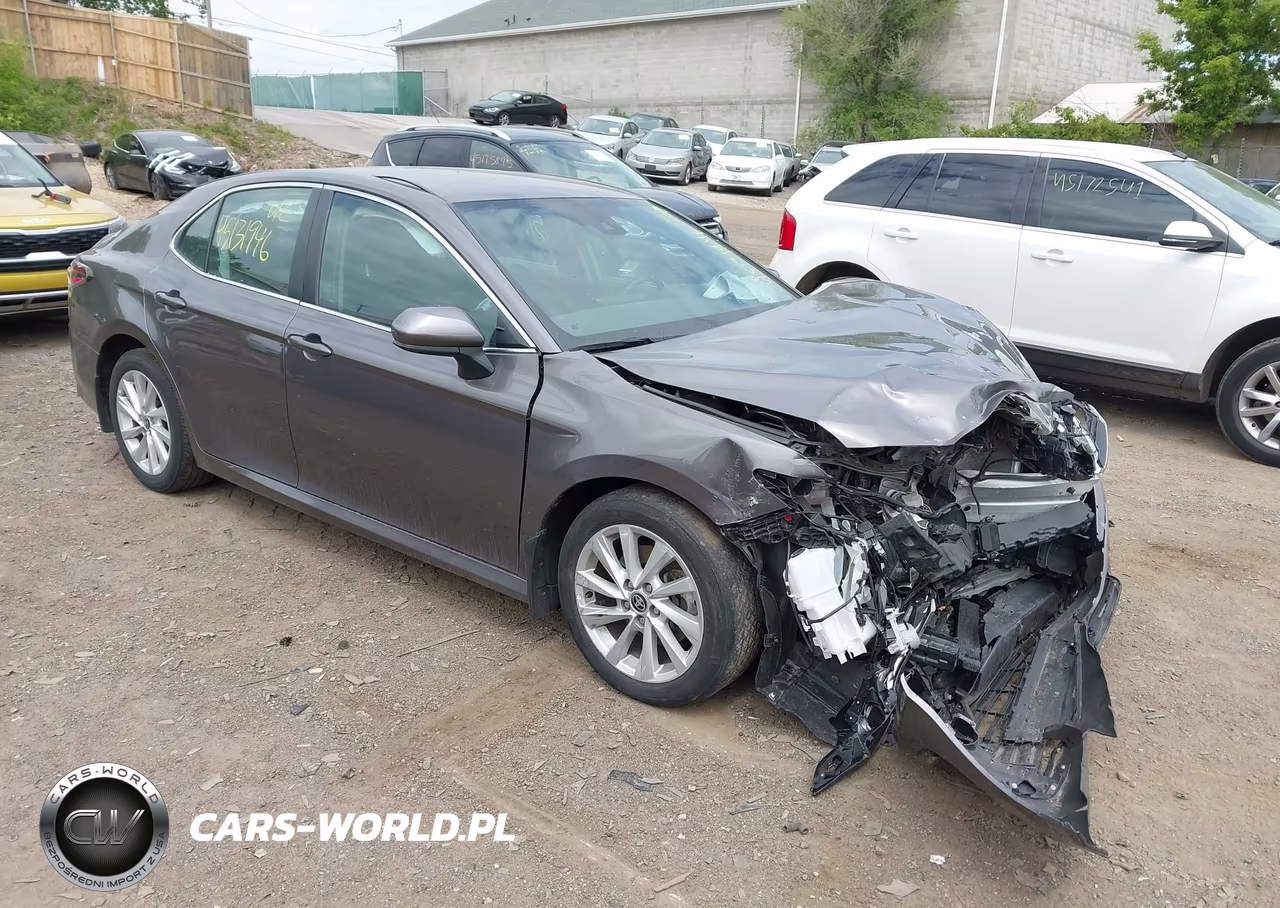 2024 Toyota Camry Le – zdjęcie 1 z 16