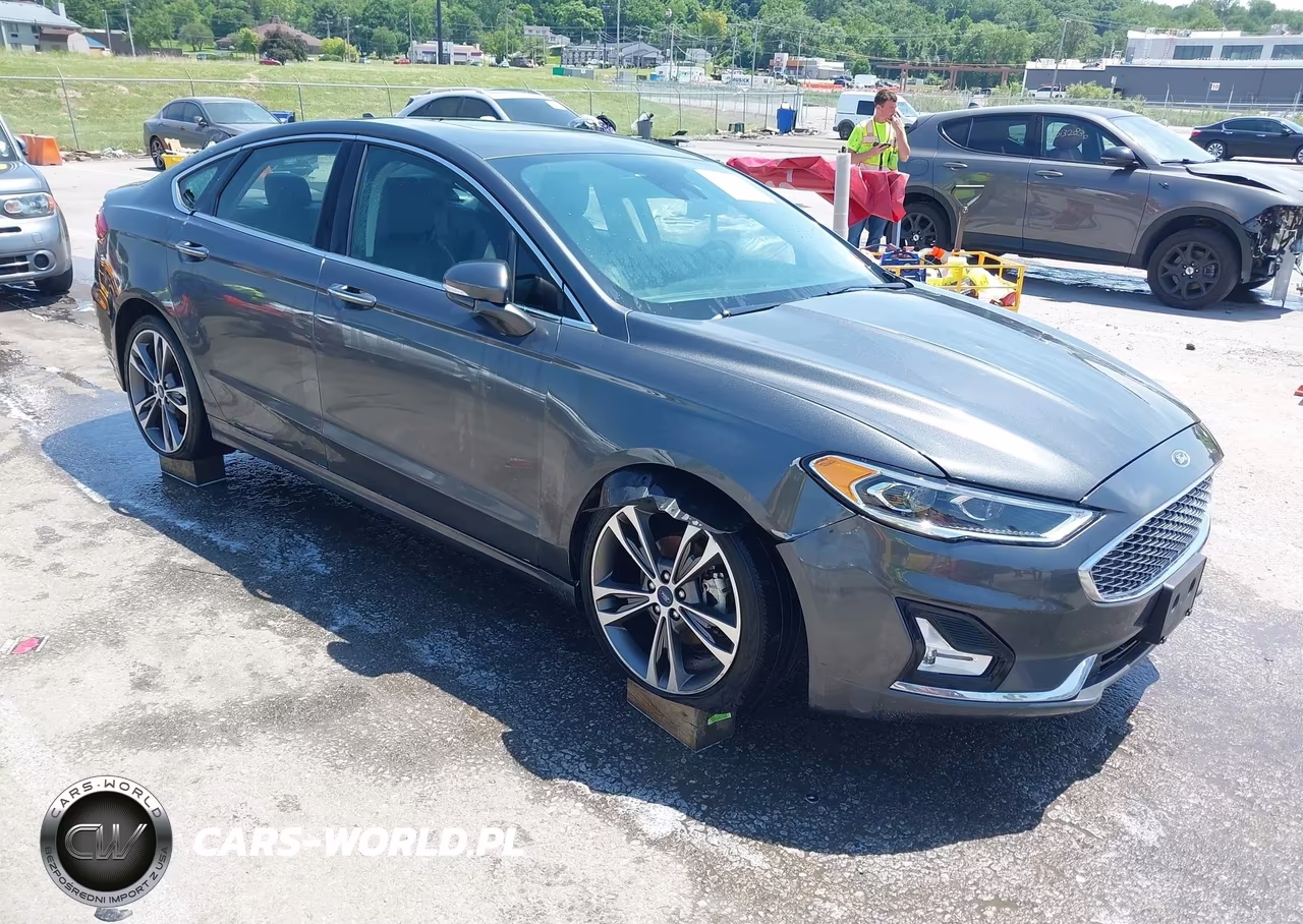 2020 Ford Fusion Titanium – zdjęcie 1 z 19