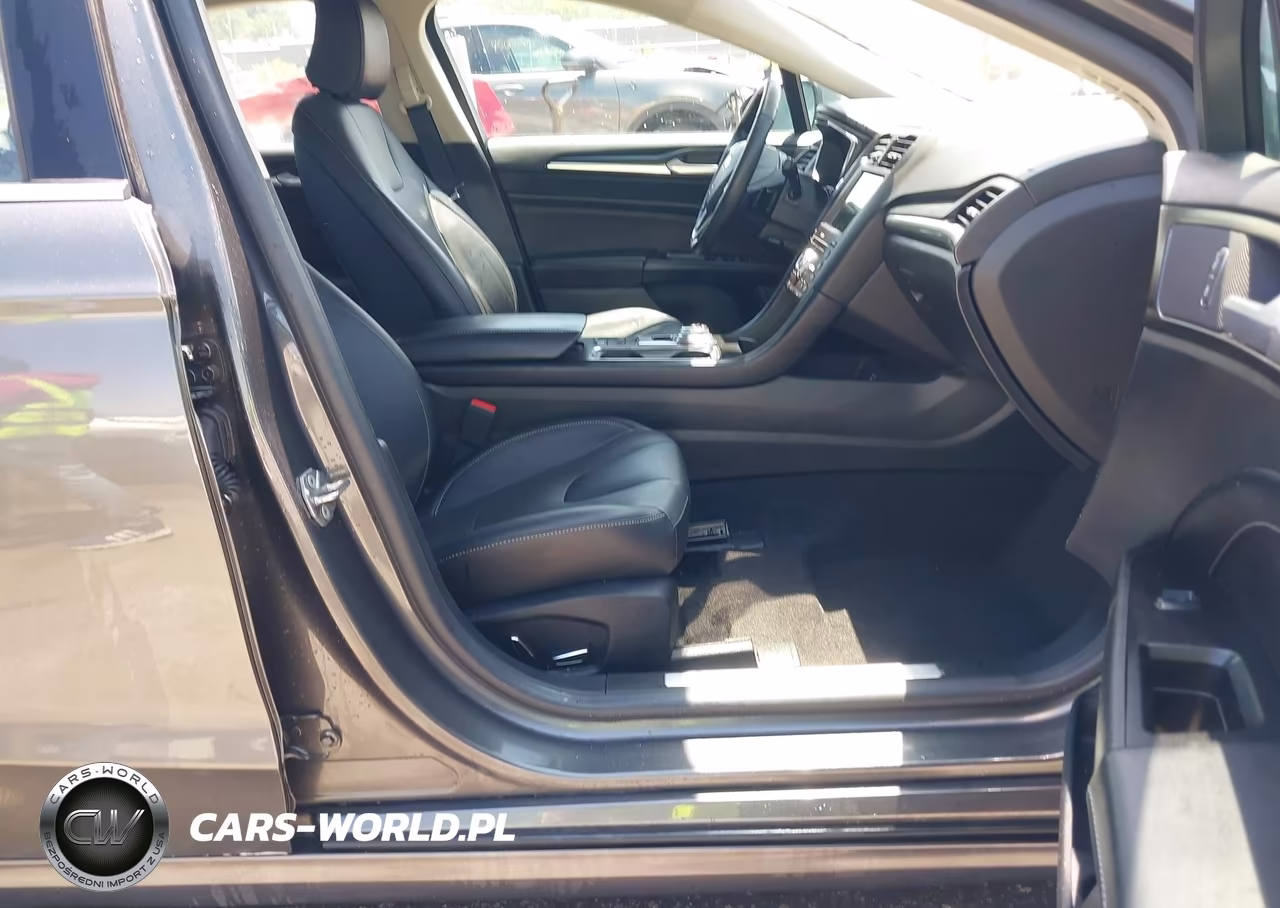 2020 Ford Fusion Titanium VIN:3FA6P0K95LR265606 - 5