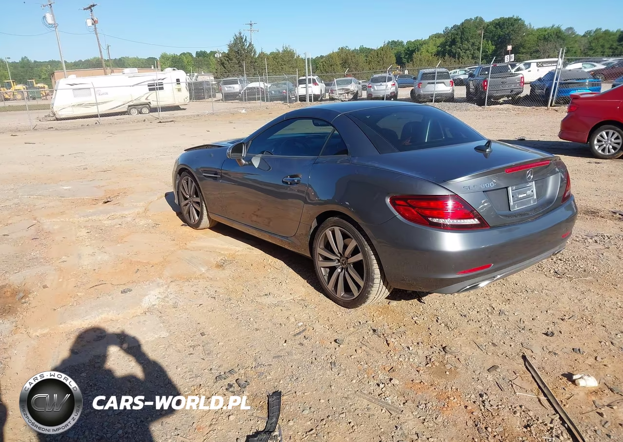 2018 Mercedes-Benz Slc 300 VIN:WDDPK3JA7JF153075 - 3