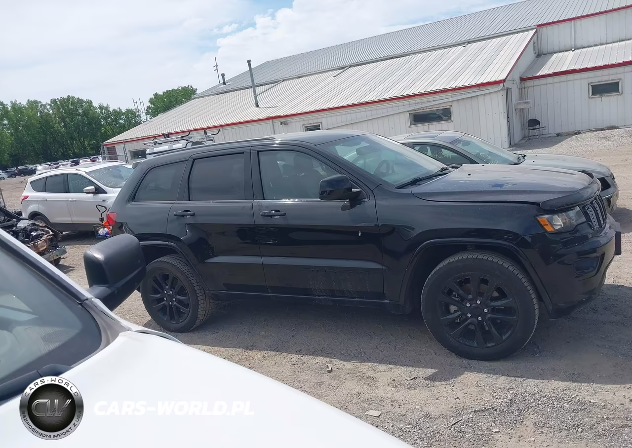 2018 Jeep Grand Cherokee Altitude 4X4 VIN:1C4RJFAG1JC191463 - 13