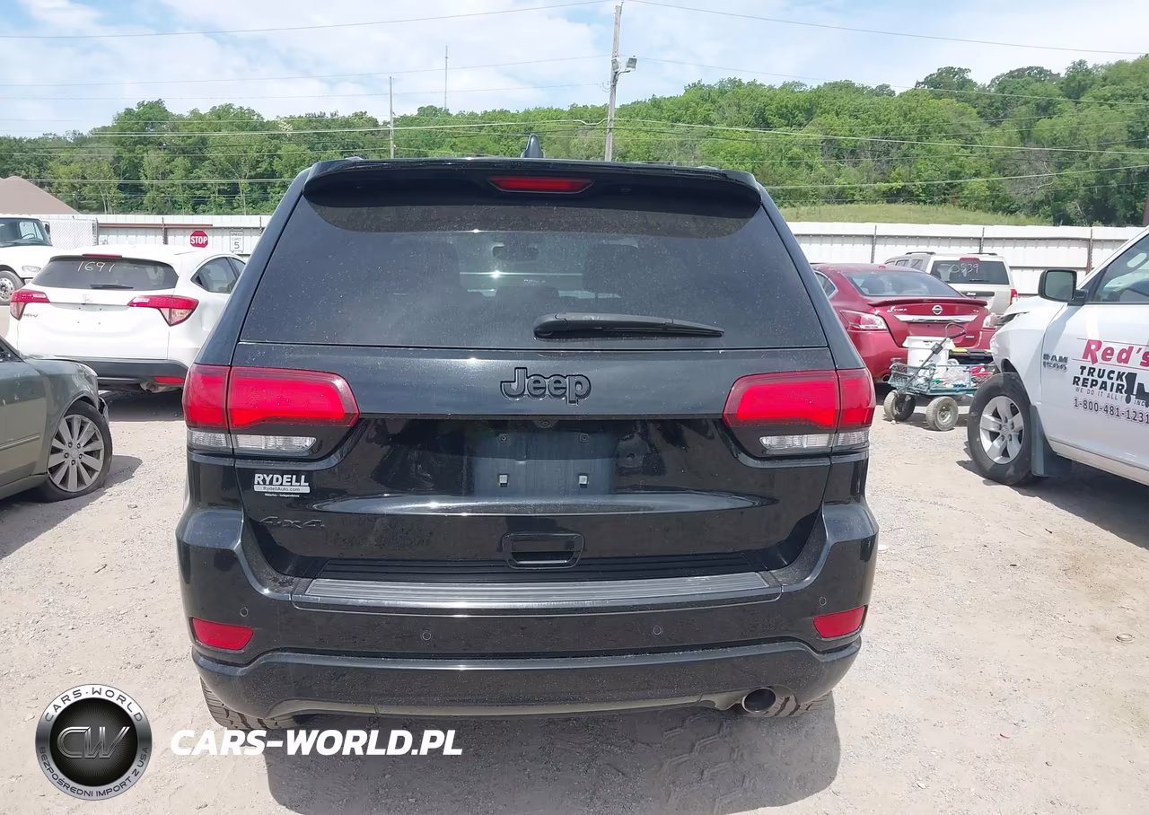 2018 Jeep Grand Cherokee Altitude 4X4 VIN:1C4RJFAG1JC191463 - 16