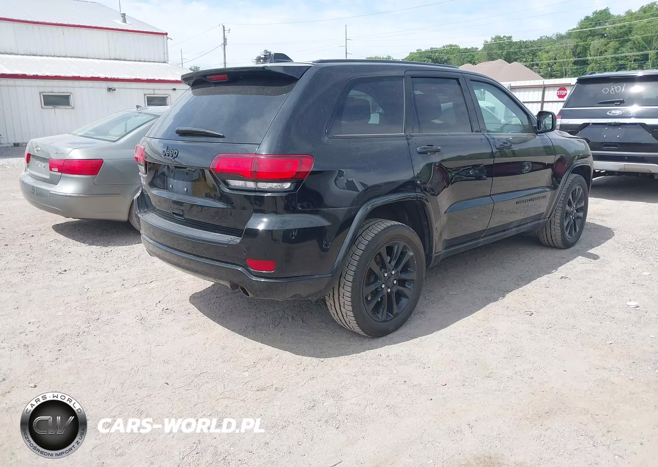 2018 Jeep Grand Cherokee Altitude 4X4 VIN:1C4RJFAG1JC191463 - 4